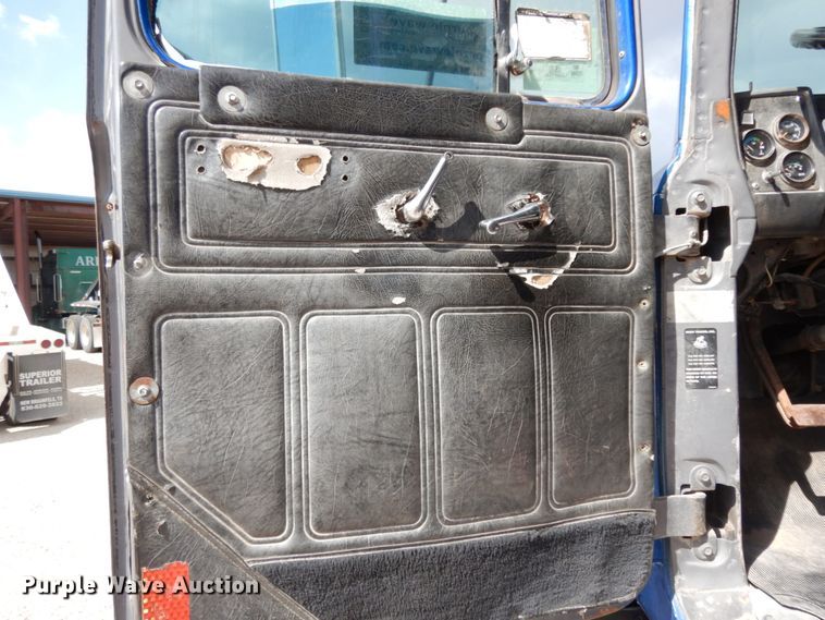 image for item DC2028 1993 Mack RD688S  dump truck