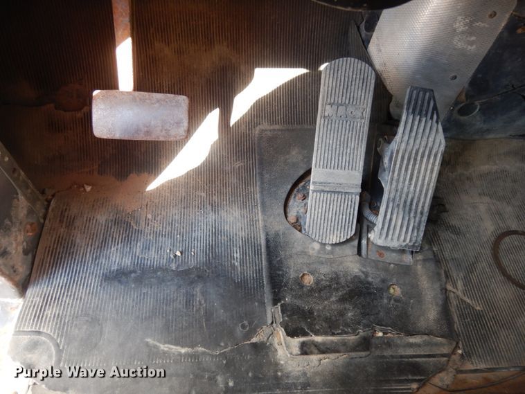 image for item DC2028 1993 Mack RD688S  dump truck