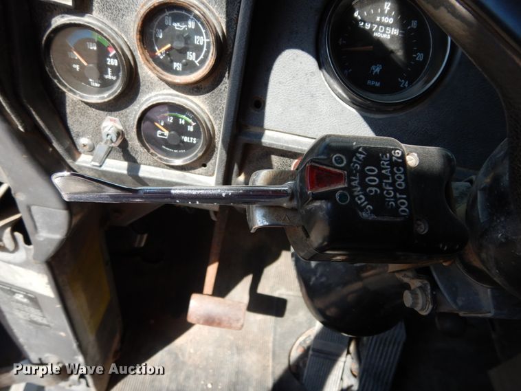 image for item DC2028 1993 Mack RD688S  dump truck