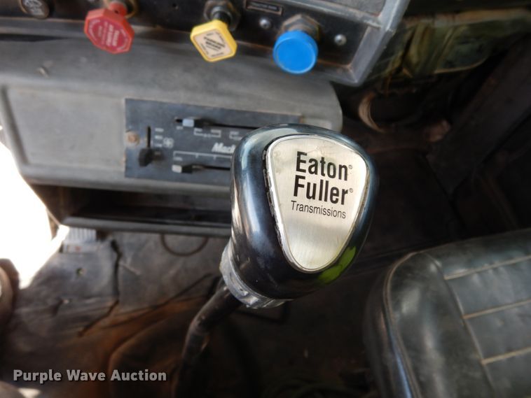 image for item DC2028 1993 Mack RD688S  dump truck