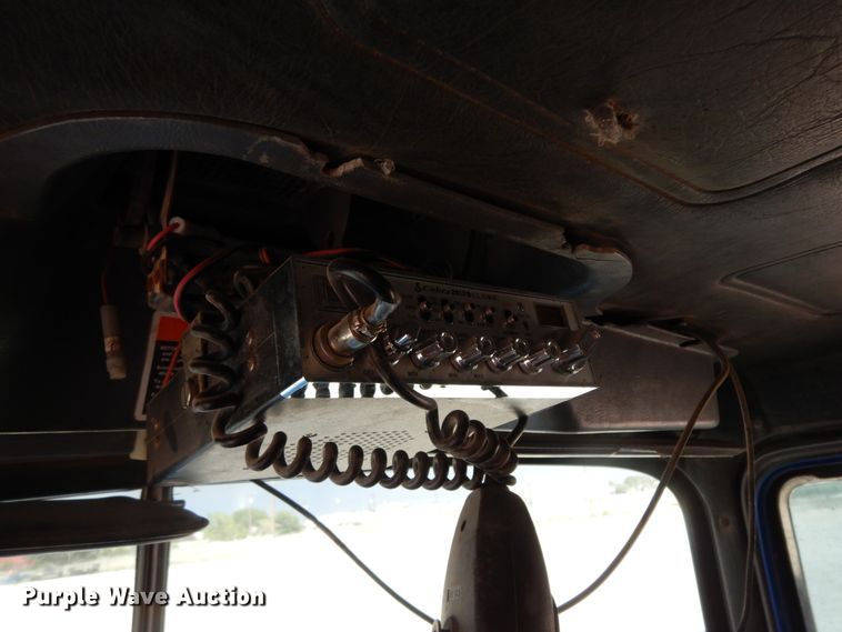 image for item DC2028 1993 Mack RD688S  dump truck