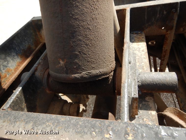 image for item DC2028 1993 Mack RD688S  dump truck