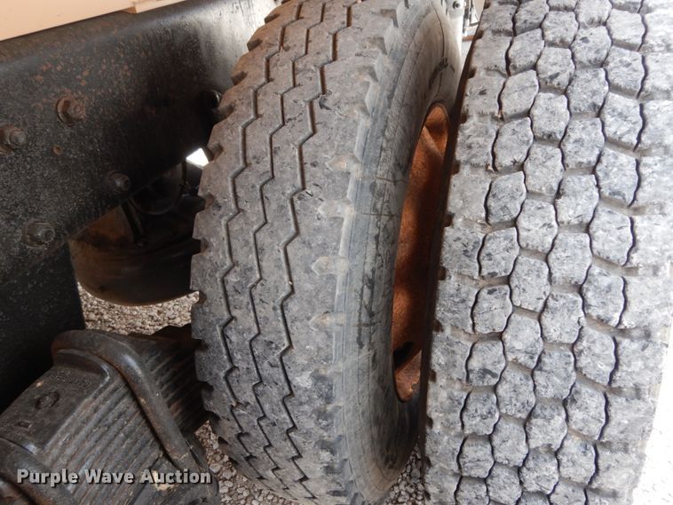 image for item DC2028 1993 Mack RD688S  dump truck