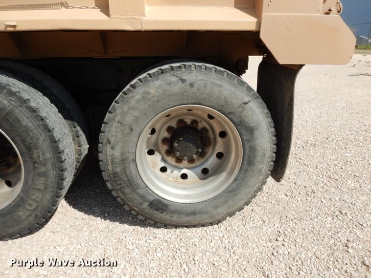 image for item DC2028 1993 Mack RD688S  dump truck