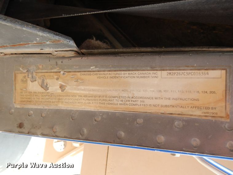 image for item DC2028 1993 Mack RD688S  dump truck