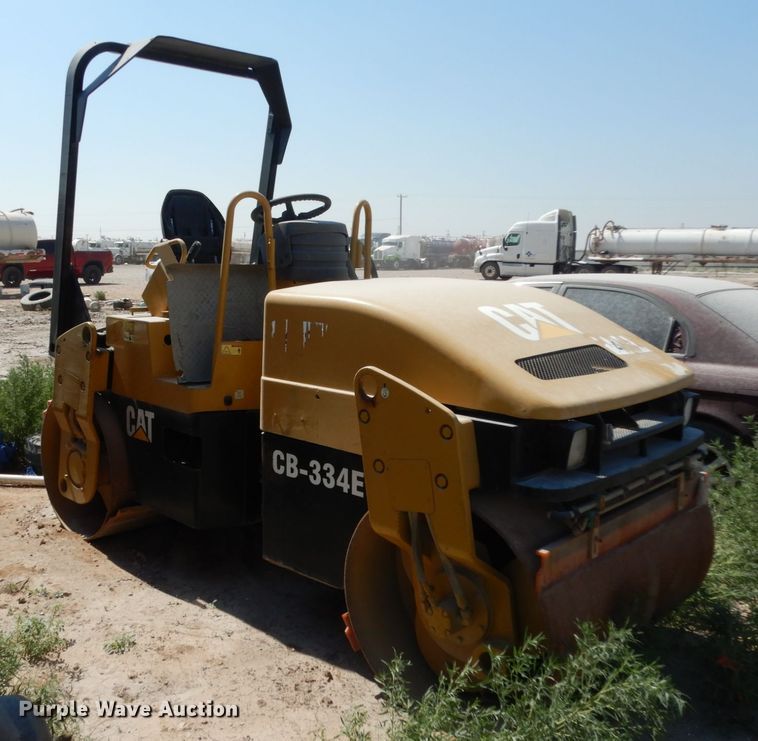 image for item DC2029 2006 Caterpillar CB-334E  vibratory double drum roller