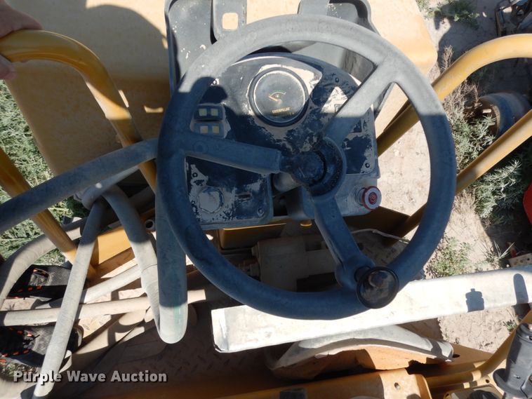 image for item DC2029 2006 Caterpillar CB-334E  vibratory double drum roller