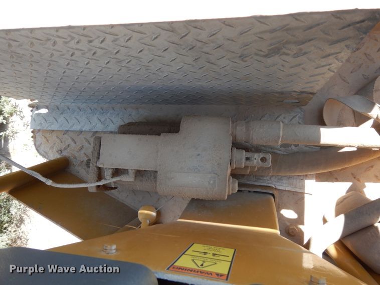 image for item DC2029 2006 Caterpillar CB-334E  vibratory double drum roller