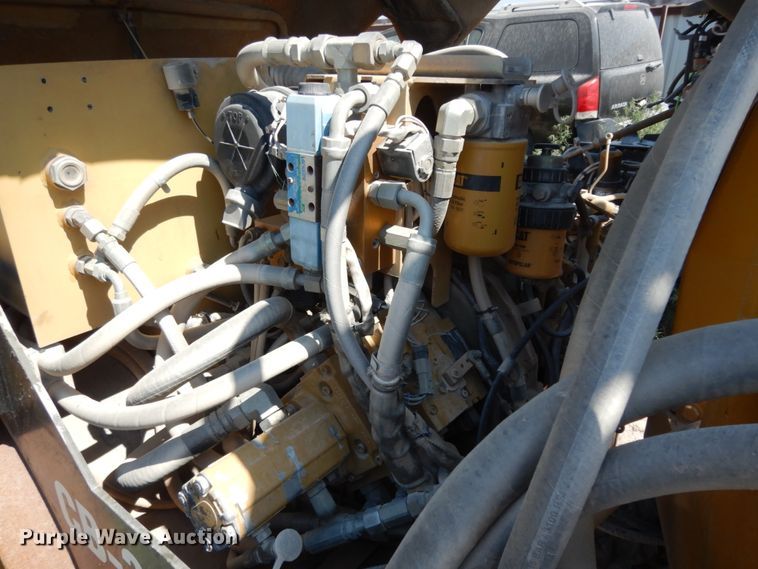 image for item DC2029 2006 Caterpillar CB-334E  vibratory double drum roller