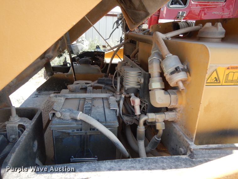 image for item DC2029 2006 Caterpillar CB-334E  vibratory double drum roller