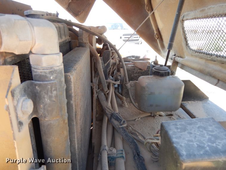 image for item DC2029 2006 Caterpillar CB-334E  vibratory double drum roller