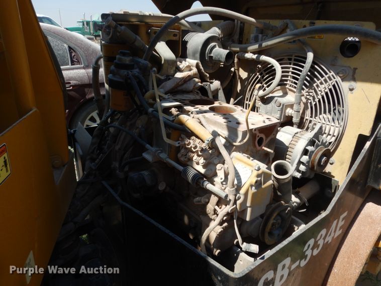 image for item DC2029 2006 Caterpillar CB-334E  vibratory double drum roller