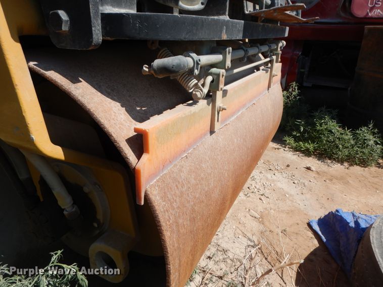 image for item DC2029 2006 Caterpillar CB-334E  vibratory double drum roller