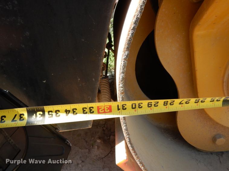 image for item DC2029 2006 Caterpillar CB-334E  vibratory double drum roller