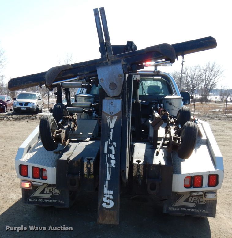 image for item DF6467 2017 Ford F350 Super Duty  SuperCab tow truck