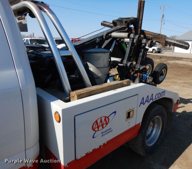 image for item DF6467 2017 Ford F350 Super Duty  SuperCab tow truck