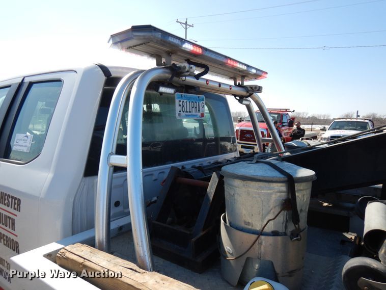 image for item DF6467 2017 Ford F350 Super Duty  SuperCab tow truck