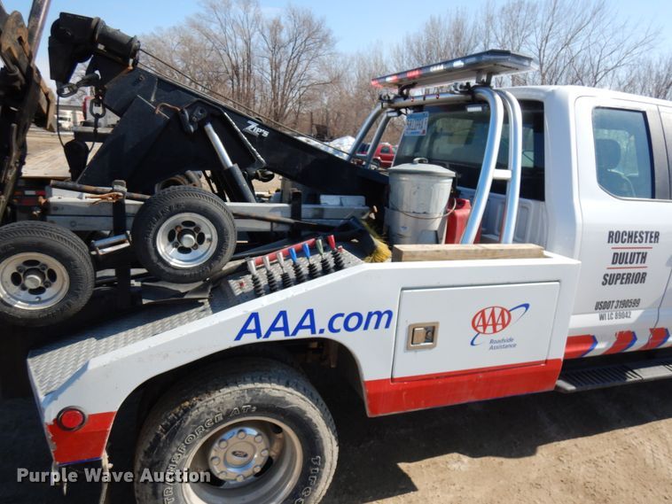 image for item DF6467 2017 Ford F350 Super Duty  SuperCab tow truck