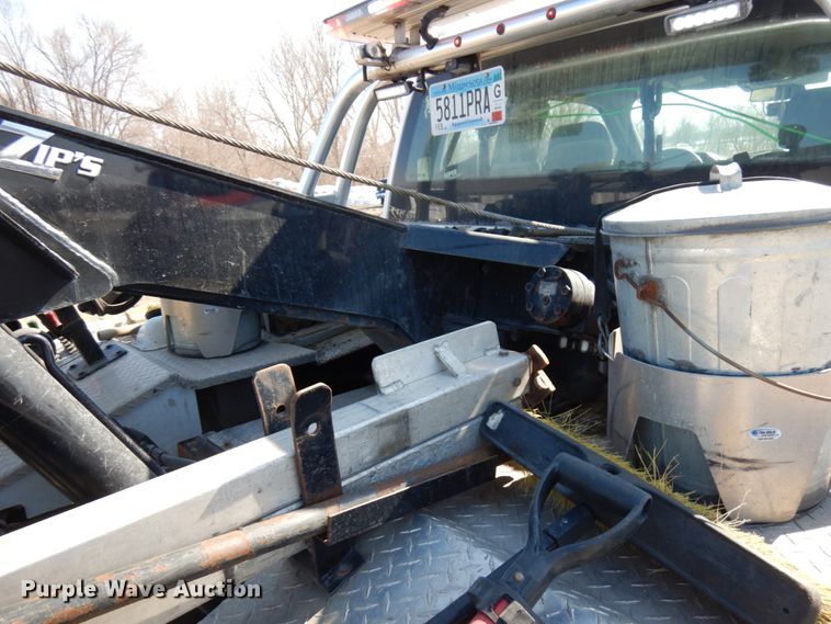 image for item DF6467 2017 Ford F350 Super Duty  SuperCab tow truck