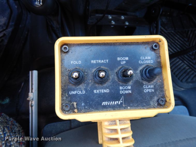 image for item DF6467 2017 Ford F350 Super Duty  SuperCab tow truck