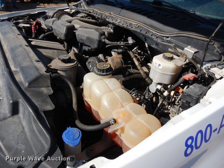 image for item DF6467 2017 Ford F350 Super Duty  SuperCab tow truck