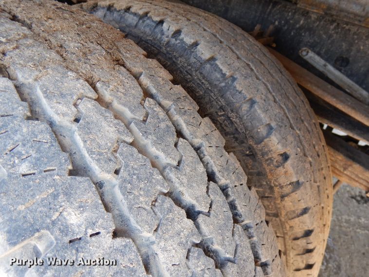 image for item DF6467 2017 Ford F350 Super Duty  SuperCab tow truck