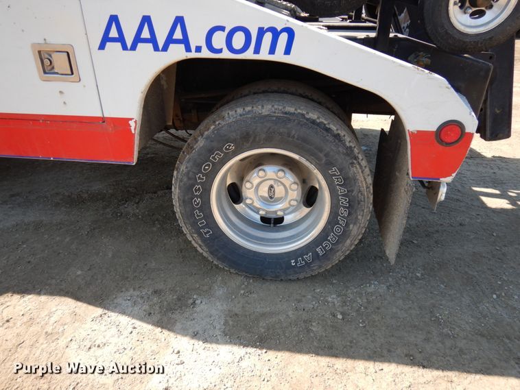 image for item DF6467 2017 Ford F350 Super Duty  SuperCab tow truck