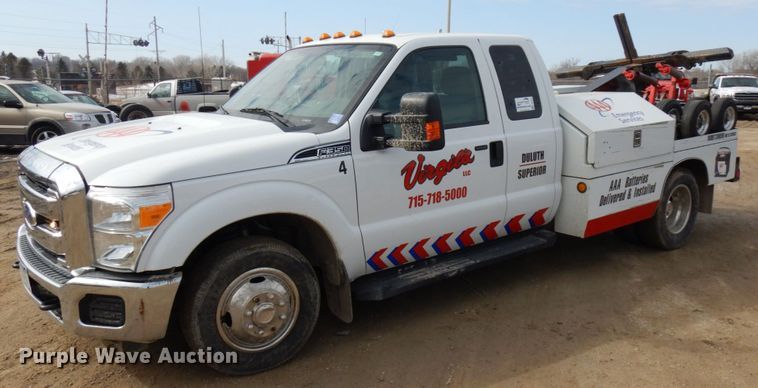image for item DF6472 2011 Ford F350 Super Duty  SuperCab tow truck