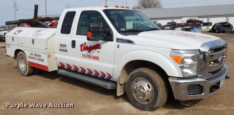 image for item DF6472 2011 Ford F350 Super Duty  SuperCab tow truck