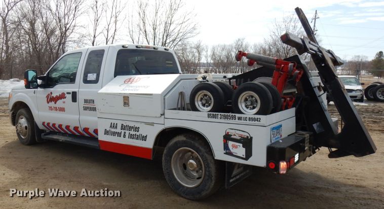 image for item DF6472 2011 Ford F350 Super Duty  SuperCab tow truck
