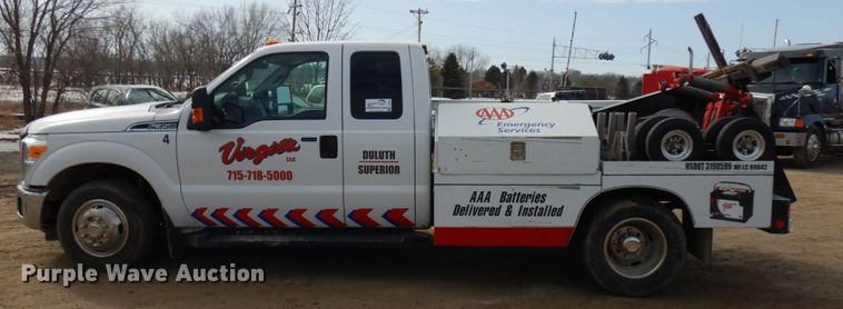 image for item DF6472 2011 Ford F350 Super Duty  SuperCab tow truck
