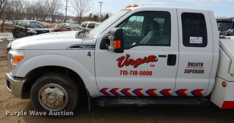 image for item DF6472 2011 Ford F350 Super Duty  SuperCab tow truck