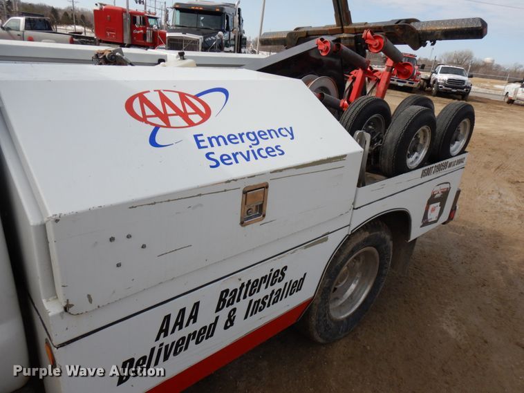 image for item DF6472 2011 Ford F350 Super Duty  SuperCab tow truck