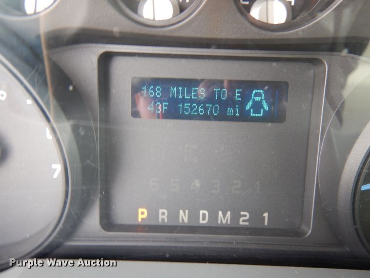 image for item DF6472 2011 Ford F350 Super Duty  SuperCab tow truck