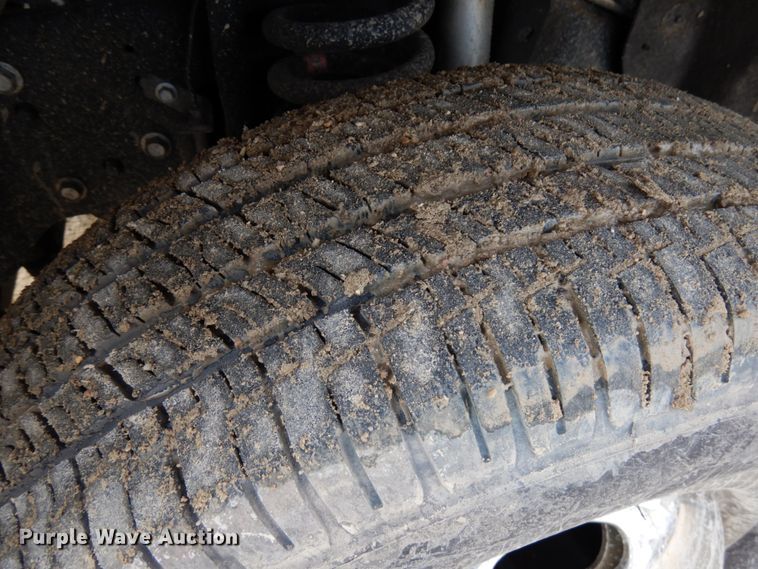 image for item DF6472 2011 Ford F350 Super Duty  SuperCab tow truck