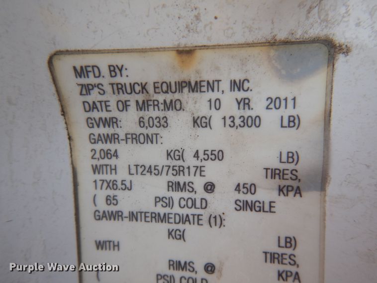 image for item DF6472 2011 Ford F350 Super Duty  SuperCab tow truck