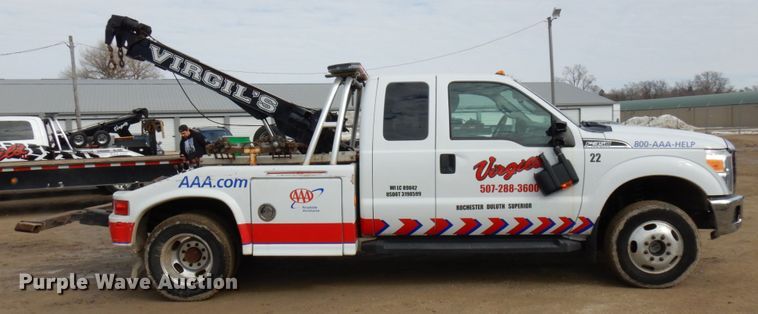 image for item DF6473 2011 Ford F350 Super Duty  SuperCab tow truck