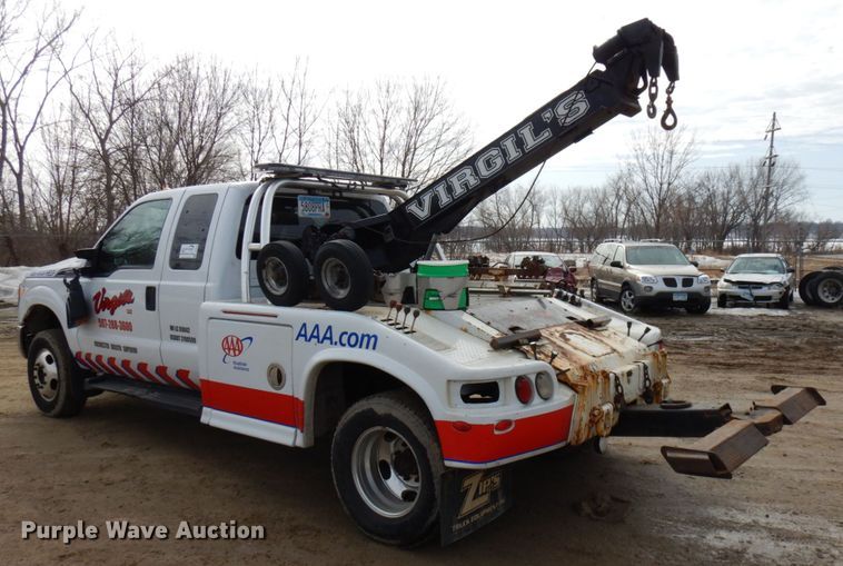 image for item DF6473 2011 Ford F350 Super Duty  SuperCab tow truck