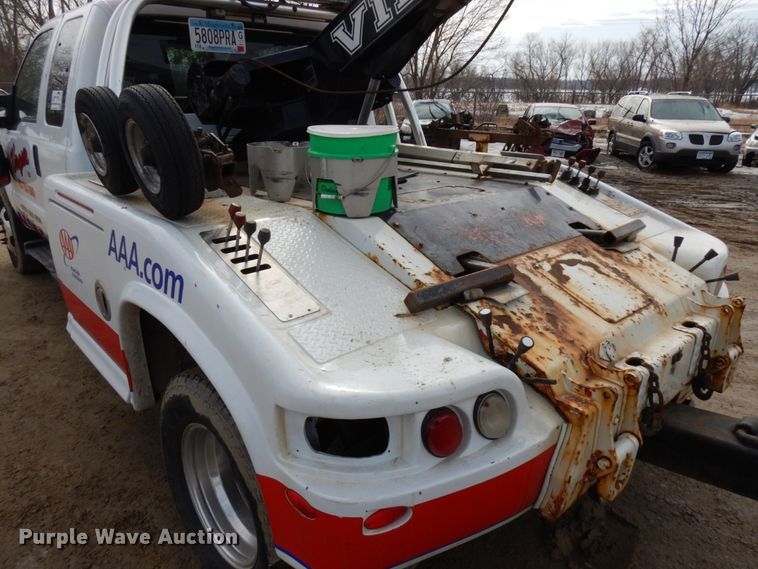 image for item DF6473 2011 Ford F350 Super Duty  SuperCab tow truck