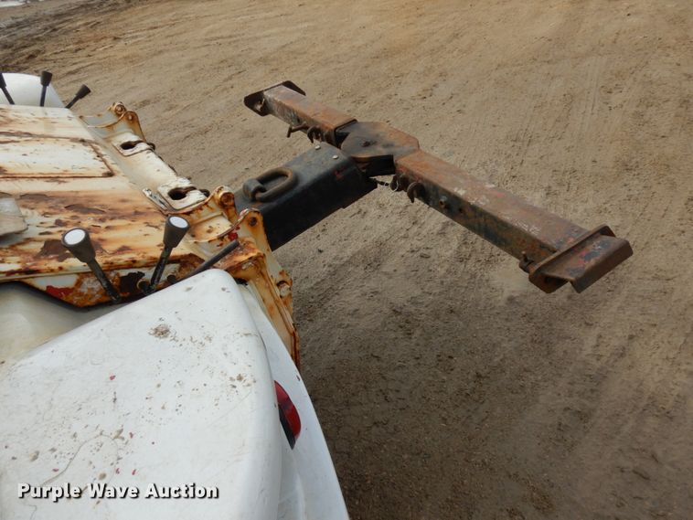 image for item DF6473 2011 Ford F350 Super Duty  SuperCab tow truck