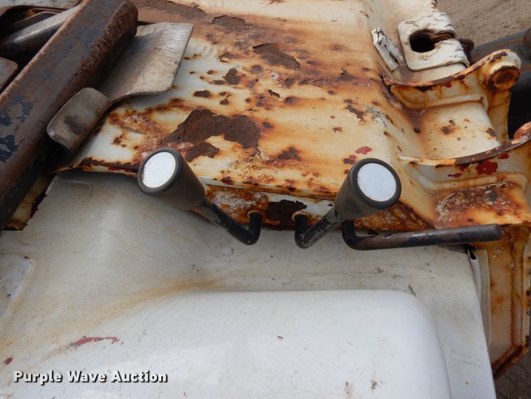 image for item DF6473 2011 Ford F350 Super Duty  SuperCab tow truck