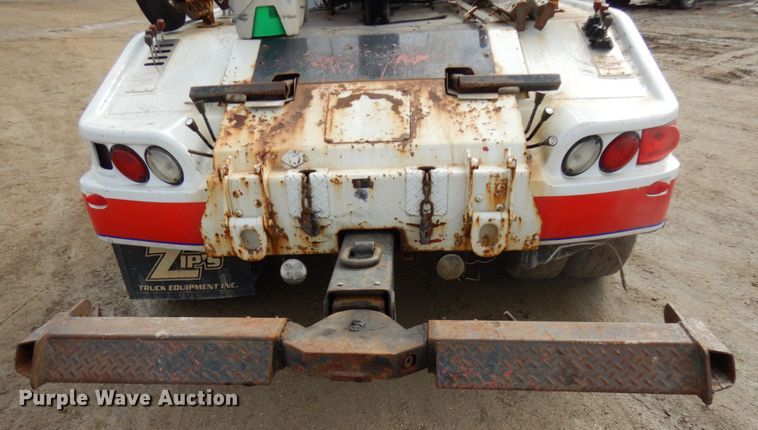 image for item DF6473 2011 Ford F350 Super Duty  SuperCab tow truck