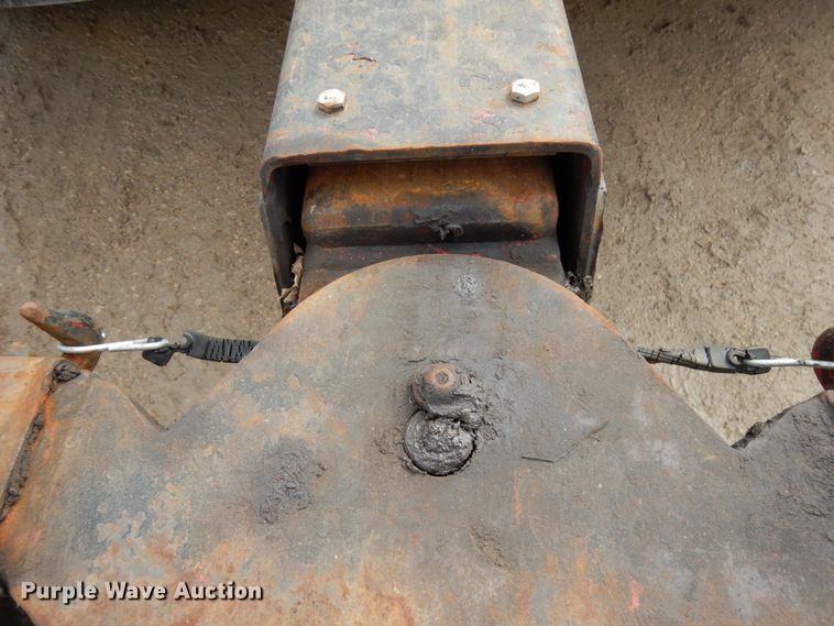 image for item DF6473 2011 Ford F350 Super Duty  SuperCab tow truck