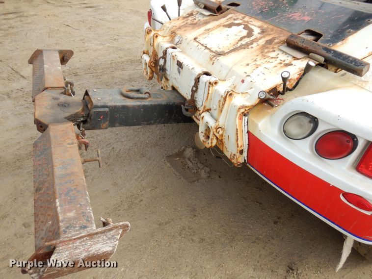 image for item DF6473 2011 Ford F350 Super Duty  SuperCab tow truck