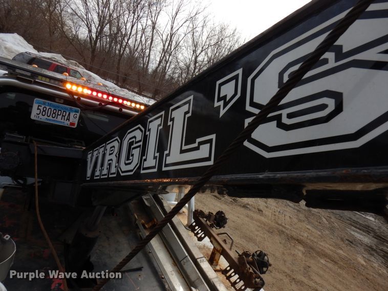 image for item DF6473 2011 Ford F350 Super Duty  SuperCab tow truck