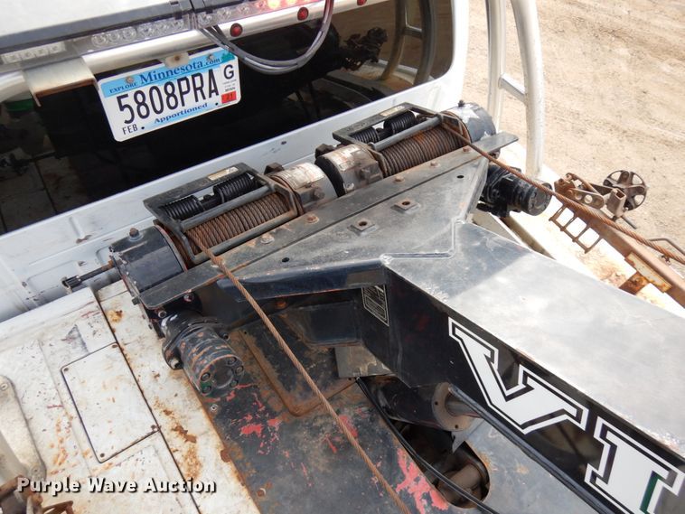 image for item DF6473 2011 Ford F350 Super Duty  SuperCab tow truck