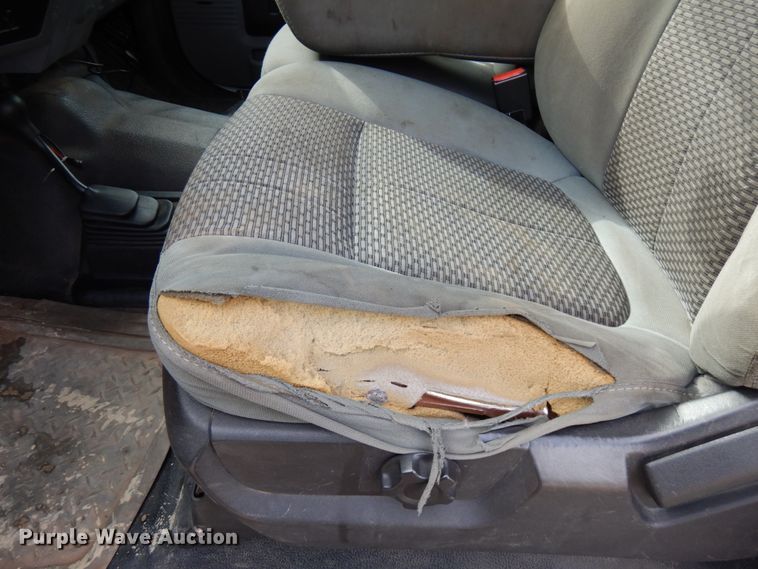 image for item DF6473 2011 Ford F350 Super Duty  SuperCab tow truck