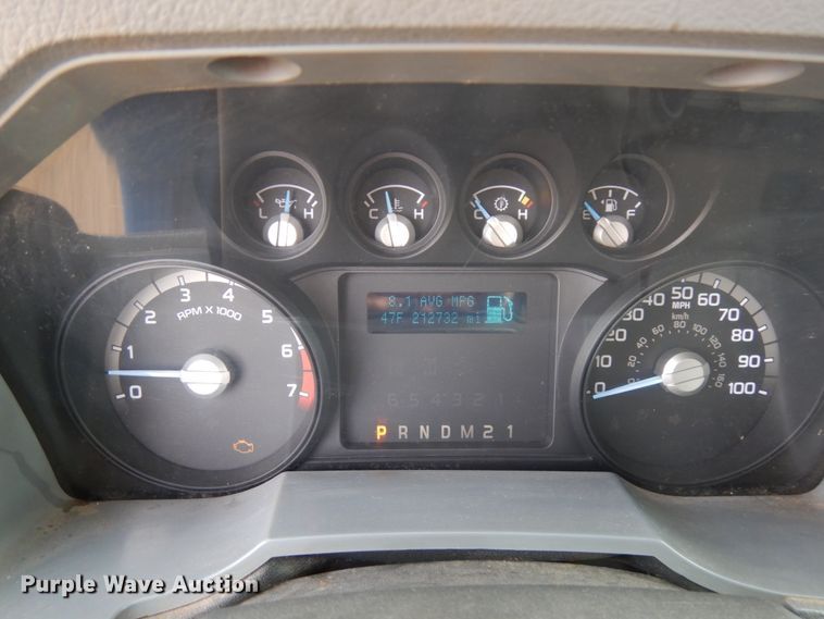 image for item DF6473 2011 Ford F350 Super Duty  SuperCab tow truck