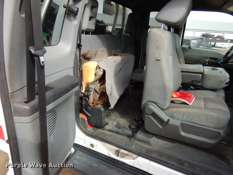 image for item DF6473 2011 Ford F350 Super Duty  SuperCab tow truck