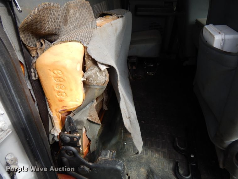 image for item DF6473 2011 Ford F350 Super Duty  SuperCab tow truck